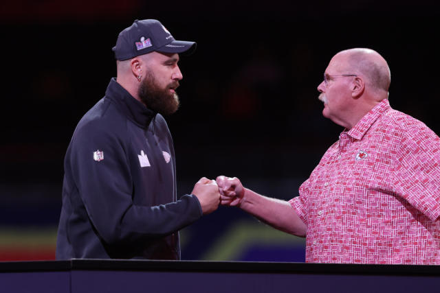 ''It's Farewell'' : Andy Reid's five-word announcement leaves fans heartbroken as he announces retirement from coaching, but Travis Kelce only said one sentence that made millions of fans unexpectedly gave it the highest rating..Details in comment