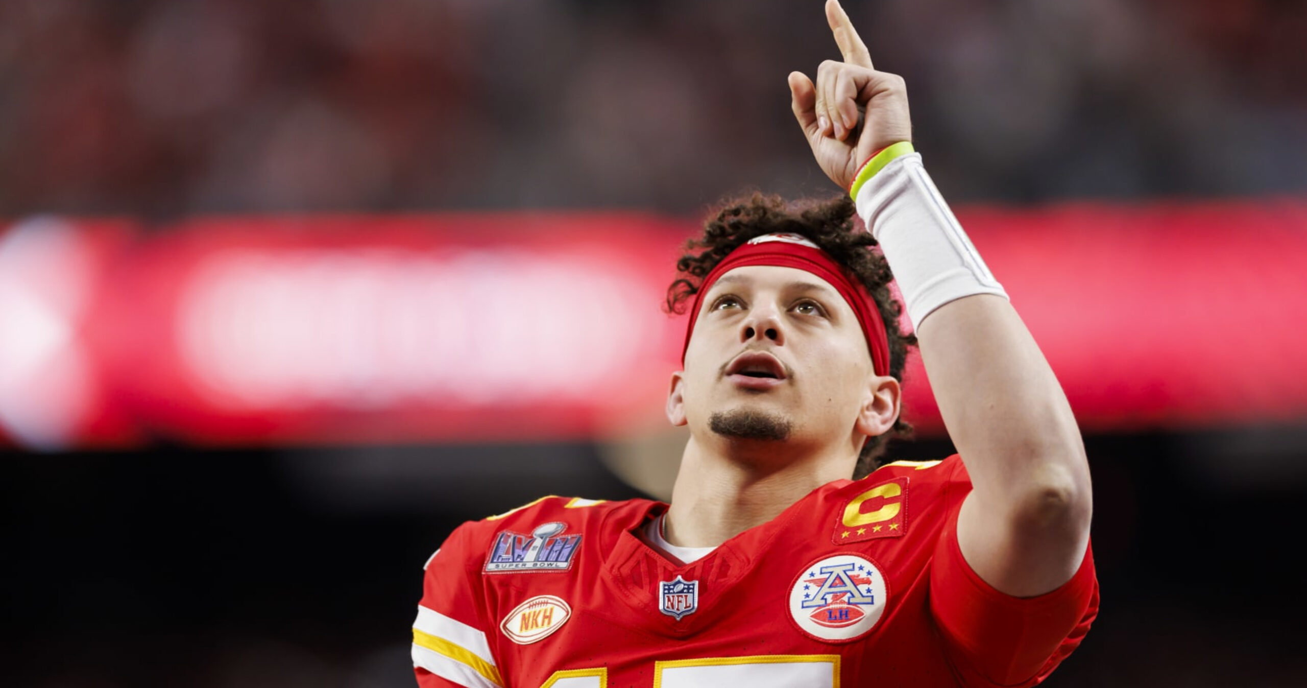 Patrick Mahomes restructuring contract to free up $21.6M for Chiefs