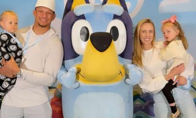 Patrick Mahomes and Brittany have a blast with Sterling and Bronze and win over Bluey