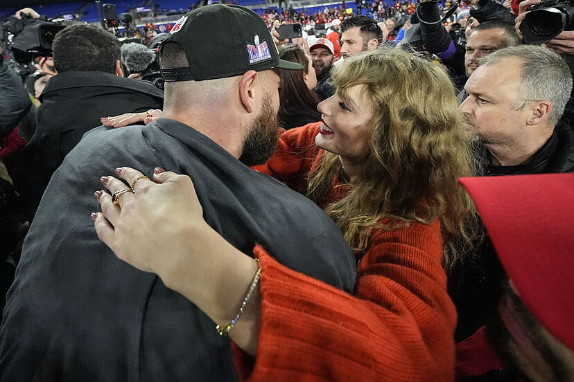 Fans Share Photos Taken With Travis Kelce Every Time He Meets Them, Despite His Busy Schedule, He Always Makes Out Time To Have Fun With Fans.