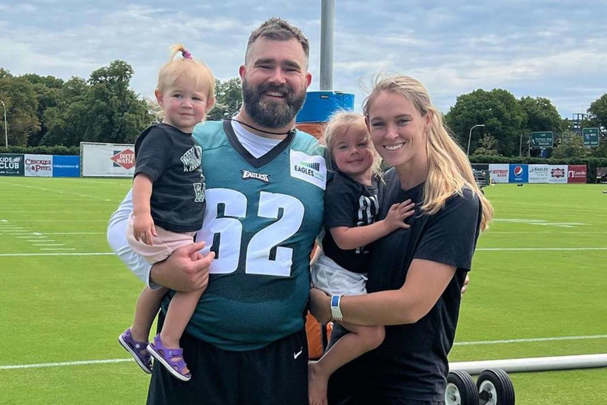 Jason Kelce Pauses Podcast to Comfort Daughter Elliotte, 2½, While She's 'Losing It': 'This Is Standard'