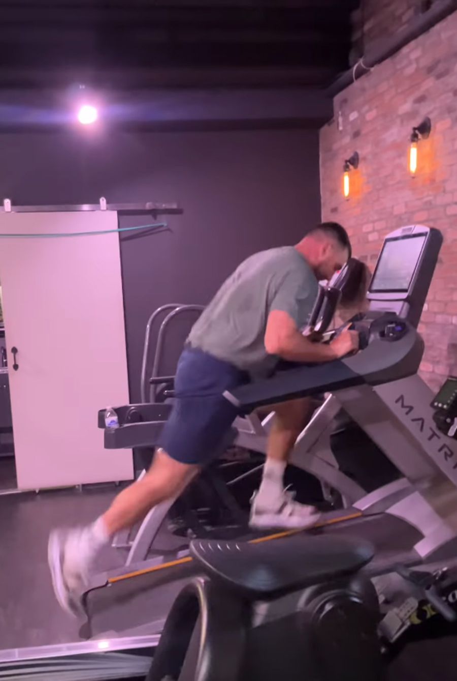 Travis Kelce enjoys training with celebrity trainer Laurence Ng in Los Angeles ''TRAVIS KELCE SAYS IT'S AMAZING SO PROFESSIONAL''...