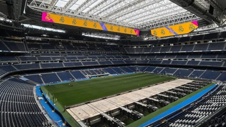 Watch the video circulating on social media from ‘La nave del madridismo’ that recreates how the Madrid stadium looks this Wednesday, with an impressive Taylor Swift showcasing all her talent and music on the Bernabéu stage.