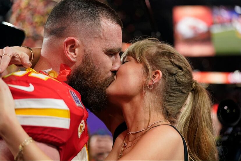 WATCH: Travis Kelce Spent ‘Every Minute He Could’ with Taylor Swift Before NFL Season: ‘They’re So in Love’ (Source)