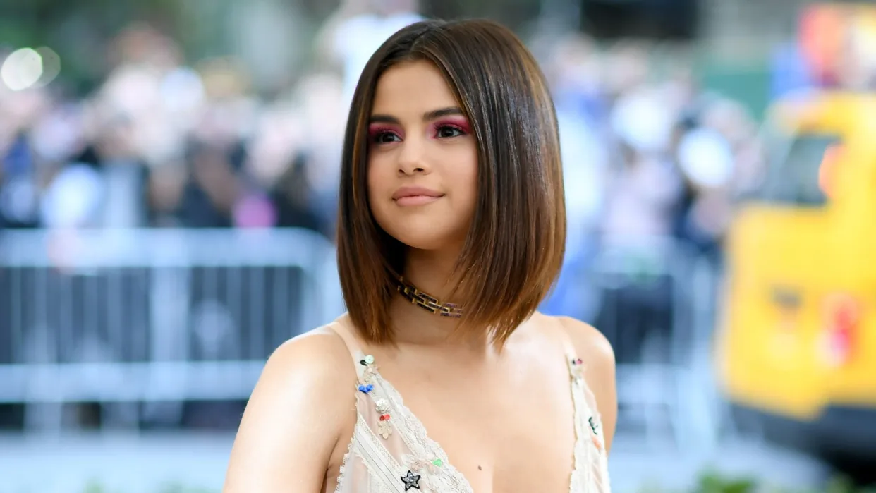 Its Happening LIVE: Selena Gomez taps into this year’s hottest trend with babydoll birthday playsuit